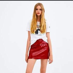 COPY - ZARA - PATENT FINISH MINI SKIRT FAUX LEATHER MAROON Sz Small.